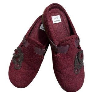 Earth Origins Burgundy Felt Clogs Cozy Fall Comfort Floral Applique Sz 8.5
